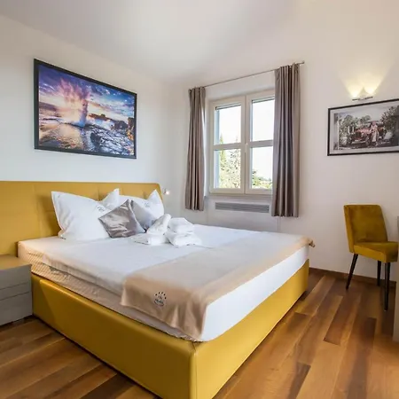 Nikolina 别墅 Kaštelir