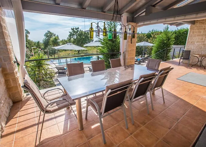 Nikolina Villa Kaštelir