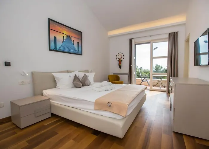 Nikolina * Kaštelir