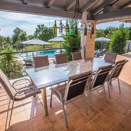 Nikolina 别墅 Kaštelir